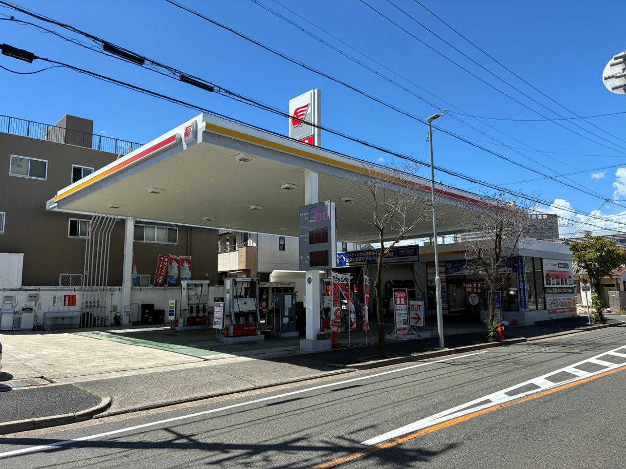 プラザ汐路店 | 「キレイを、長く!」のカーコーティング 